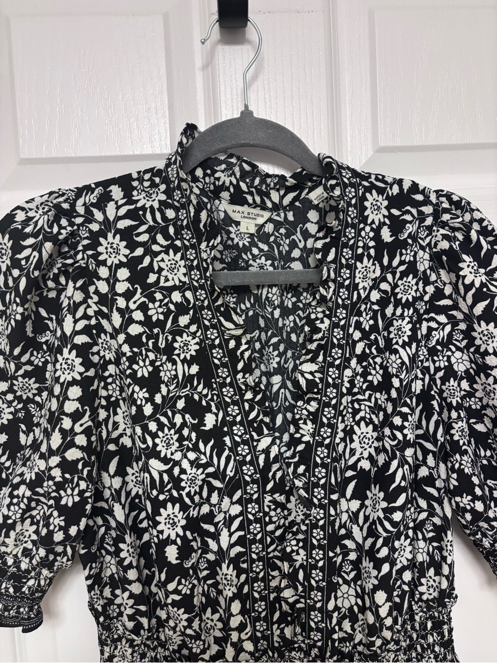 Max Studio Black & White Floral Smocked Maxi Dress - Picture 3 of 15
